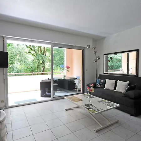 Bright & Cool Nest With A Beautiful Terrace * Villeneuve-Loubet